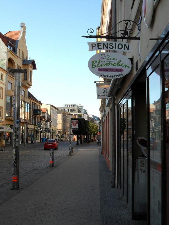Pension Zum Blumchen Schwerin  Exterior foto