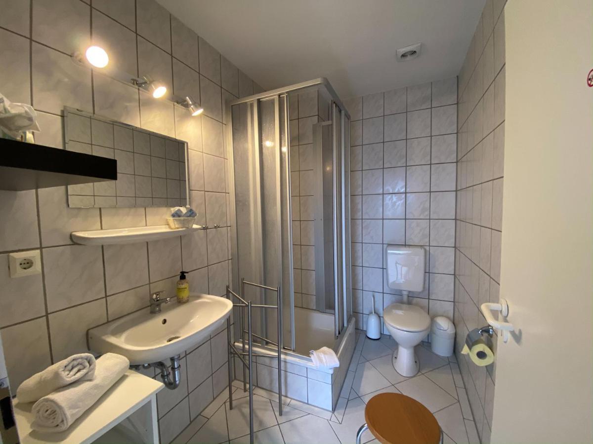 Pension Zum Blumchen Schwerin  Exterior foto